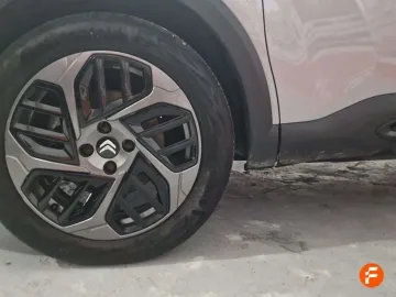 Car image 35