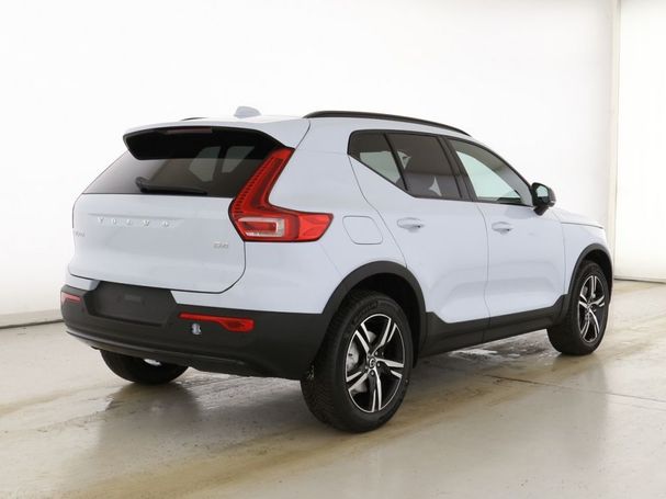 Volvo XC40 B4 Plus Dark DKG 145 kW image number 2