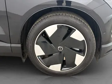 Car image 35