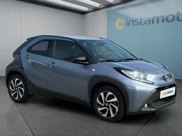 Car image 2