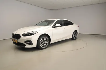Car image 40