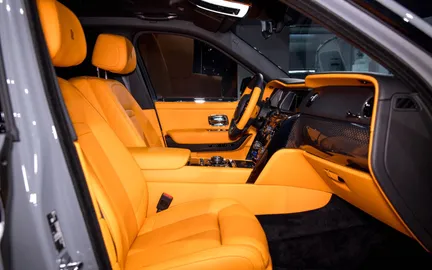 Car image 25