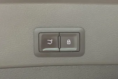 Car image 50