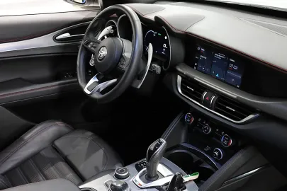 Car image 24