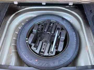 Car image 27