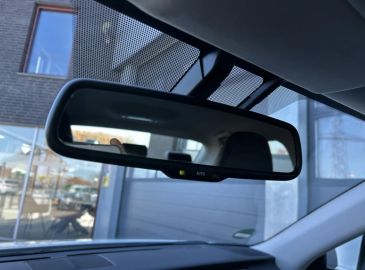 Car image 38