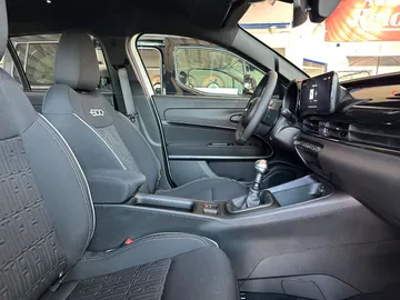 Car image 21