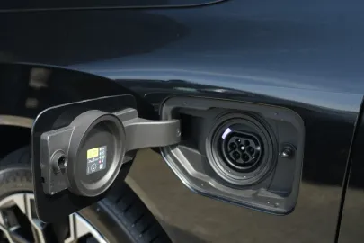 Car image 35