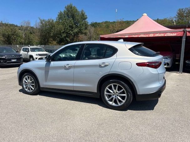 Alfa Romeo Stelvio 2.2 AT8 140 kW image number 5