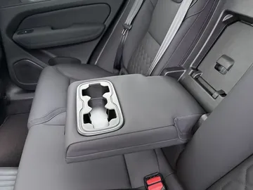Car image 43