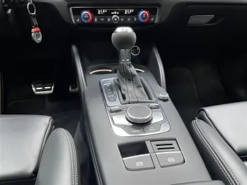 Car image 39