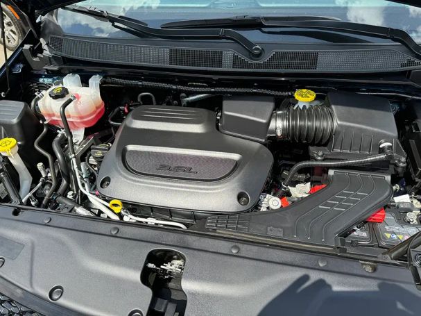 Chrysler Pacifica 208 kW image number 7