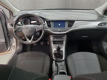 Car image 14