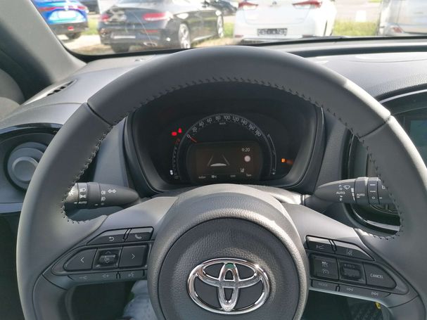 Toyota Aygo X 53 kW image number 23