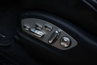 Car image 27