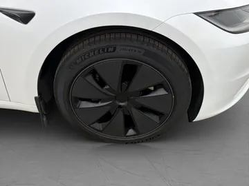 Car image 36
