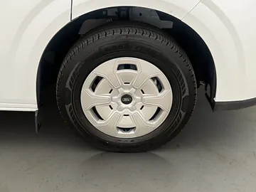Car image 31