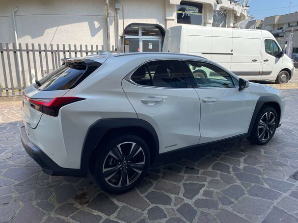 Lexus UX 250h 107 kW image number 3