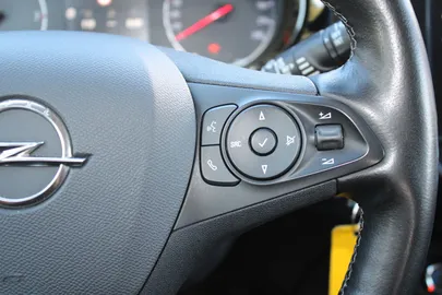 Car image 38