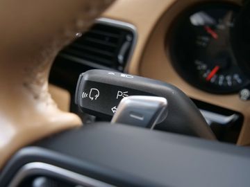 Car image 37