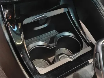 Car image 41