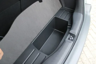 Car image 50