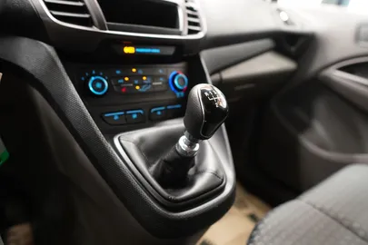 Car image 34