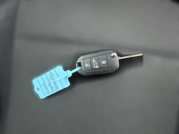 Car image 30