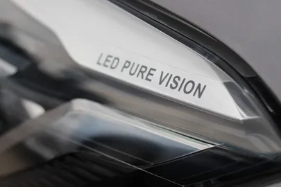 Car image 30