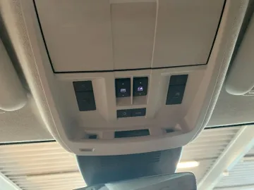 Car image 43