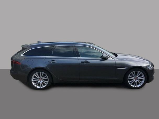 Jaguar XF 25d AWD Sportbrake Portfolio 177 kW image number 2