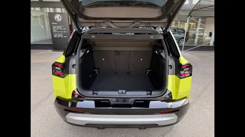 Car image 28