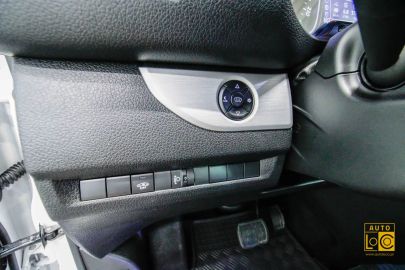 Car image 31