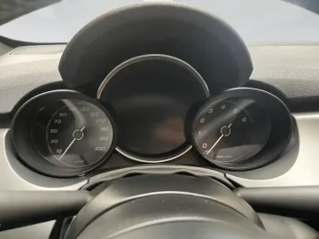 Car image 27