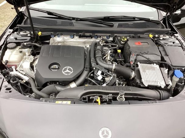 Mercedes-Benz CLA 180 100 kW image number 4