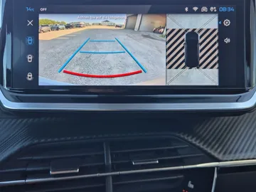 Car image 18