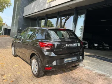 Car image 23