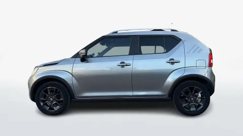 Car image 4