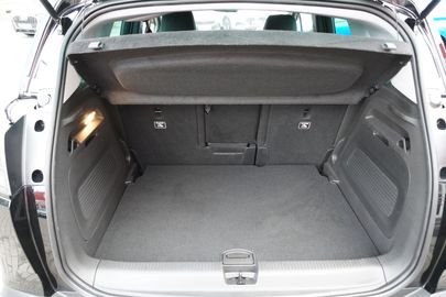 Car image 32