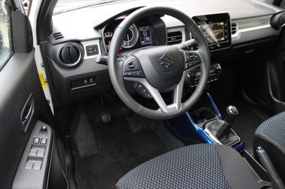 Car image 11