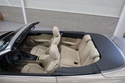 Car image 30