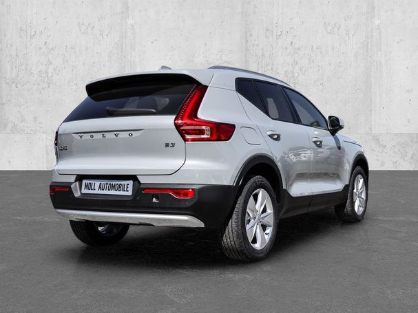 Volvo XC40 B3 Core 120 kW image number 2