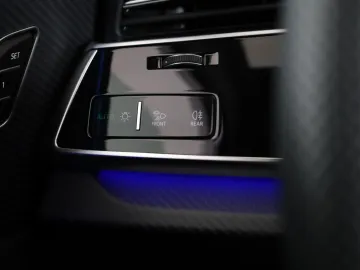Car image 42