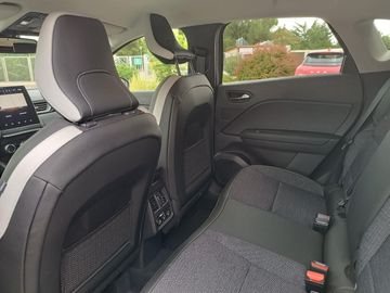 Car image 10