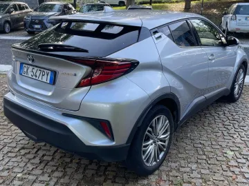 Car image 5