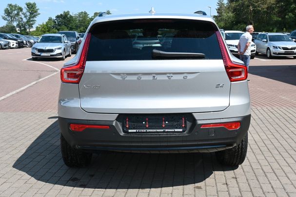 Volvo XC40 B4 Plus Dark DKG 145 kW image number 4