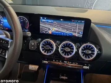 Car image 40