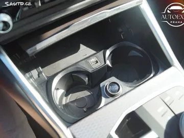 Car image 37