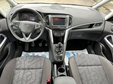 Car image 15