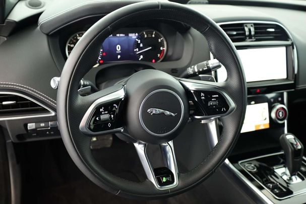 Jaguar XE P250 184 kW image number 19